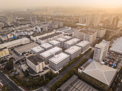 南汇区厂房出租浦东地铁站旁，新建10栋厂房，适合企业总部研发办公